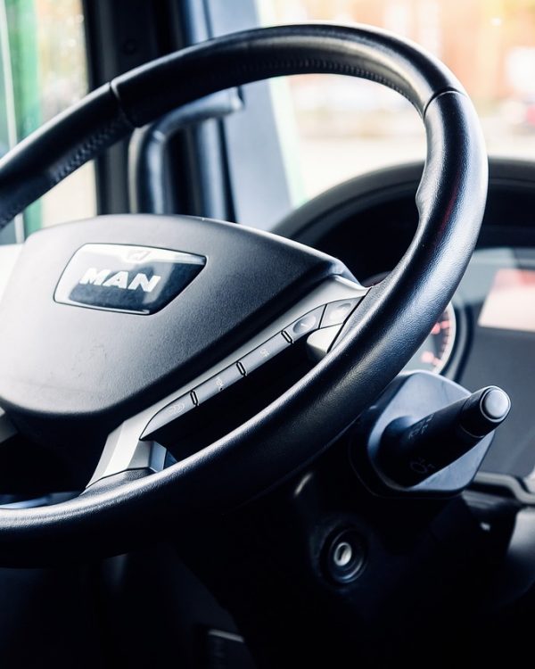 steering-wheel-gb9e098df8_1280